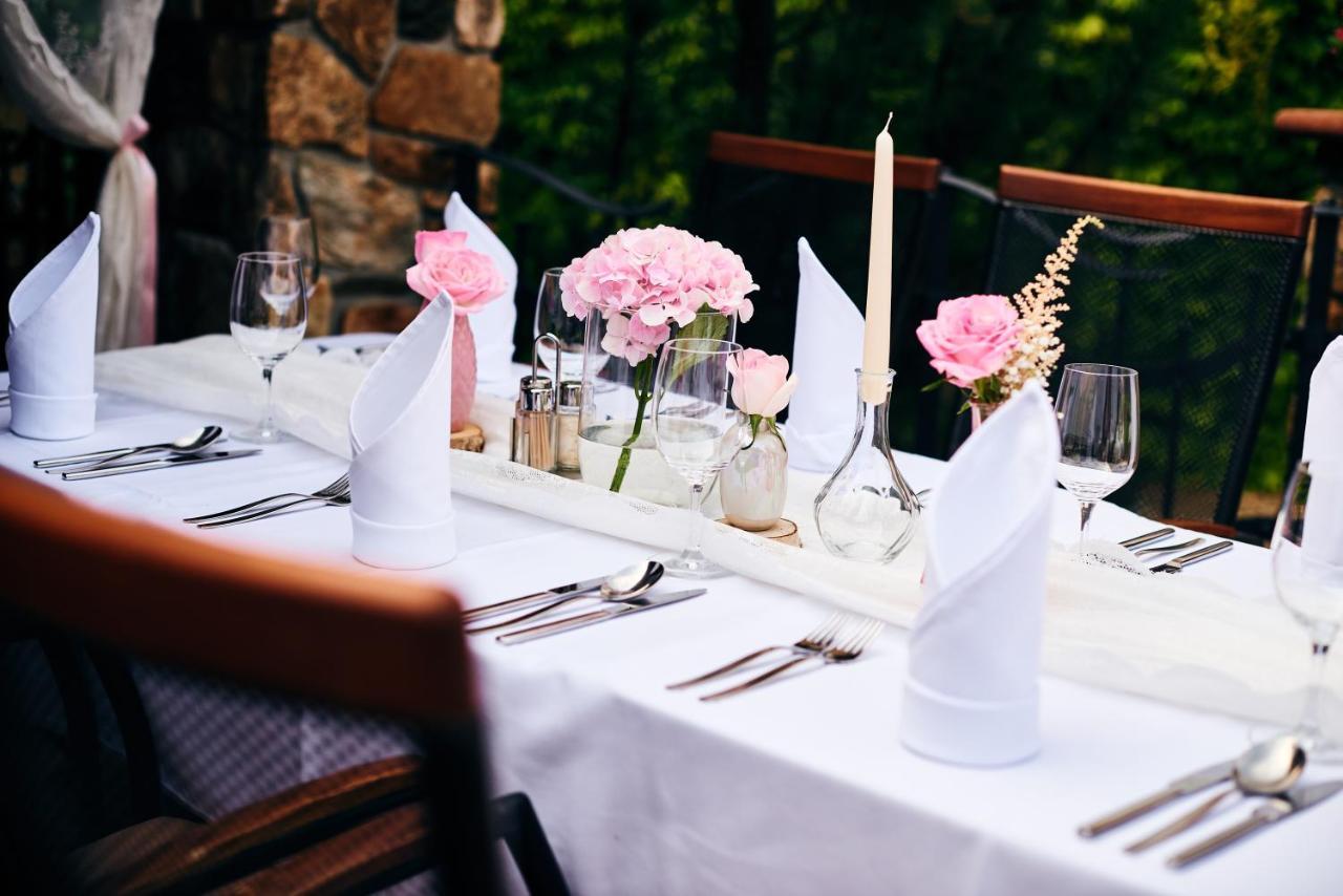 אופבה Katerain Hotel, Restaurace, Wellness מראה חיצוני תמונה