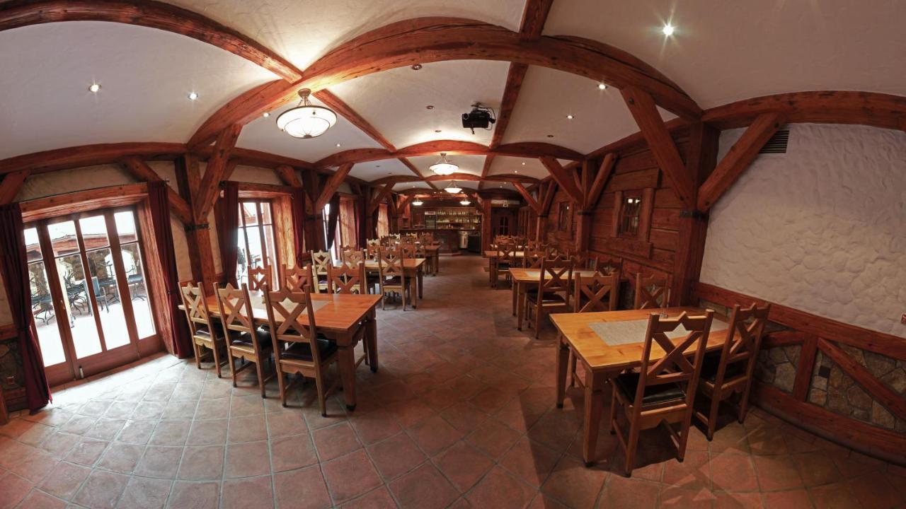 אופבה Katerain Hotel, Restaurace, Wellness מראה חיצוני תמונה